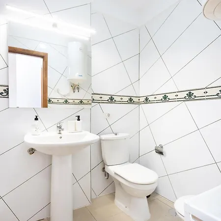 Home2book Serene & Pool, Escape * أذيخي