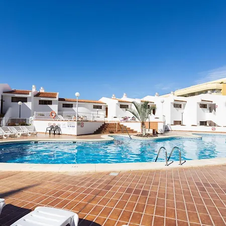 Home2book Serene & Pool, Escape شقة *