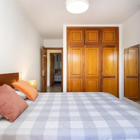 Apartment Home2book Serene & Pool, Escape