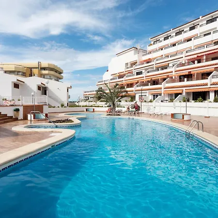 Appartement Home2book Serene & Pool, Escape *