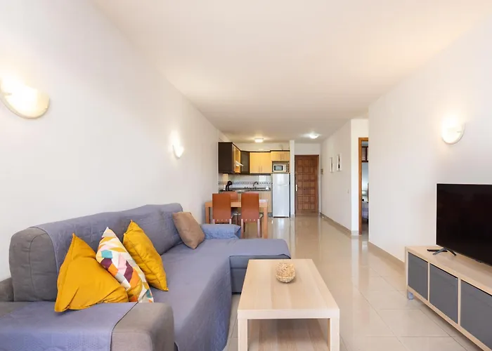 Home2book Serene & Pool, Escape 아데제